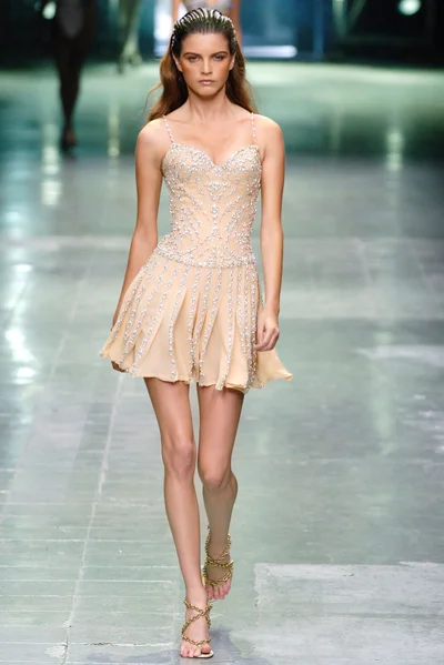 Look 32